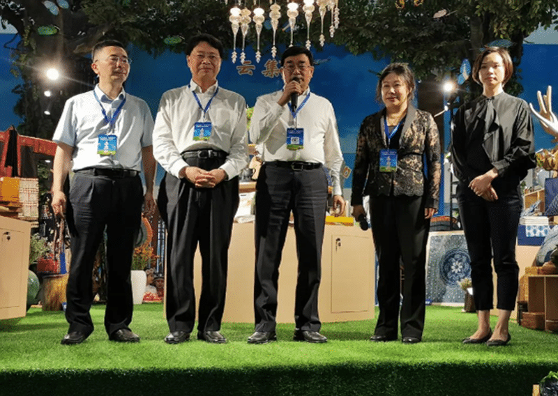 富源县副县长站台金田原6.18福利节,富源优质特色农产品走出大山!(图1) 富源农特产品福利节,副县长站台,金田原助力